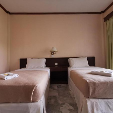 Oyo 89972 Borneo Paradise Beach Hotel Kota Kinabalu Bagian luar foto