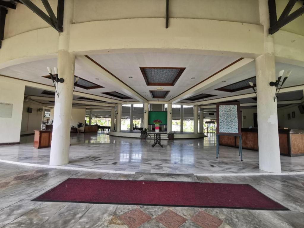 Oyo 89972 Borneo Paradise Beach Hotel Kota Kinabalu Bagian luar foto