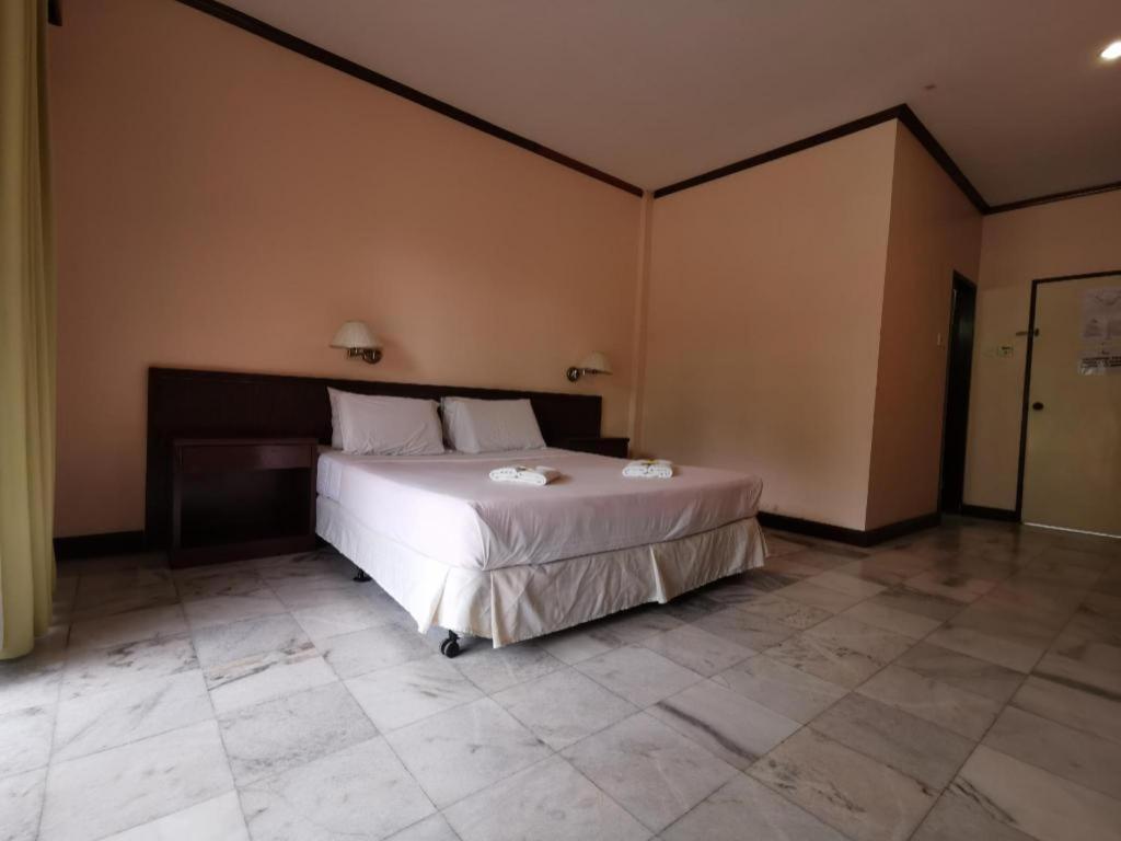 Oyo 89972 Borneo Paradise Beach Hotel Kota Kinabalu Bagian luar foto