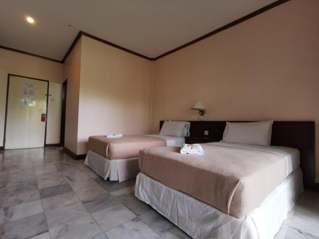 Oyo 89972 Borneo Paradise Beach Hotel Kota Kinabalu Bagian luar foto